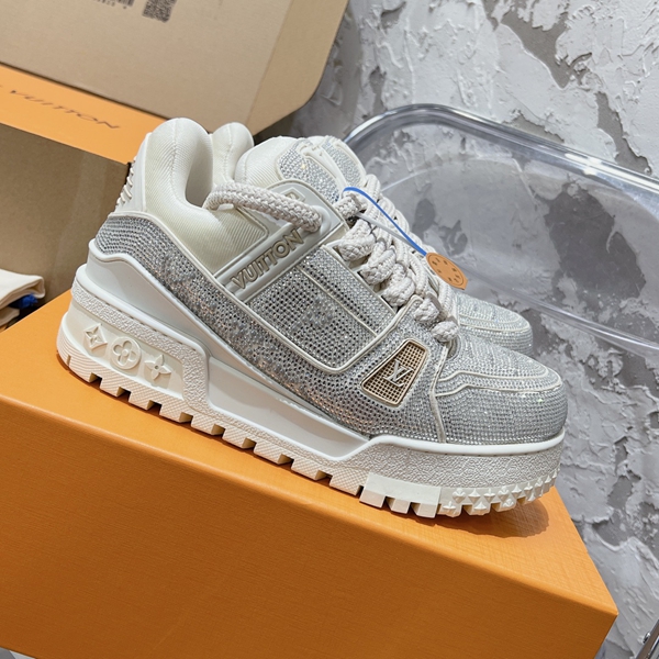 ルイヴィトン靴背面デザイン